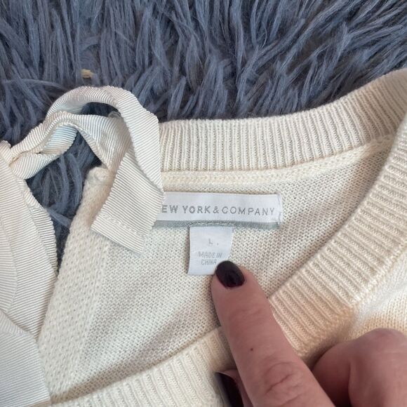 New York & Company Cream Sparkle Sequin Holiday Sweater Size L - Picture 2 of 5